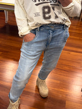 Cargar imagen en el visor de la galería, JEAN CLARO BAS