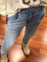 Cargar imagen en el visor de la galería, JEAN CLARO BAS