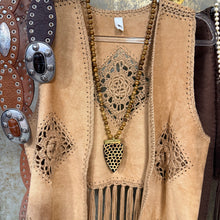 Cargar imagen en el visor de la galería, CHALECO INDIE CHIC
