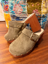 Cargar imagen en el visor de la galería, ZUECO STYLE