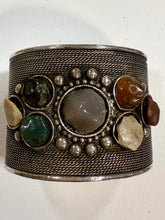 Cargar imagen en el visor de la galería, BRAZALETE ETNIC

