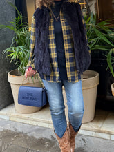 Cargar imagen en el visor de la galería, CAMISA CUADROS CHIC
