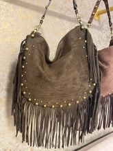Cargar imagen en el visor de la galería, BOLSO FLECOS MEDIO
