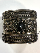 Cargar imagen en el visor de la galería, BRAZALETE ETNIC
