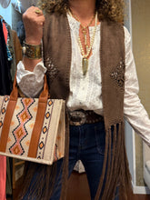 Cargar imagen en el visor de la galería, CHALECO INDIE CHIC
