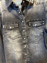 Cargar imagen en el visor de la galería, CAMISA JEAN GRIS
