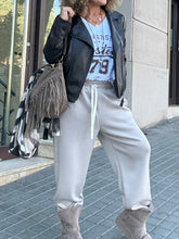 Cargar imagen en el visor de la galería, CAMISETA UNIVERSITY
