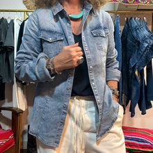 Cargar imagen en el visor de la galería, CAMISA JEAN CLAR
