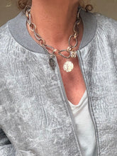 Cargar imagen en el visor de la galería, COLLAR CADENA MONEDAS
