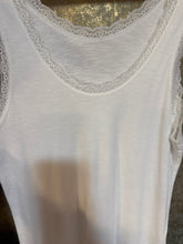 Cargar imagen en el visor de la galería, CAMISETA TIRAN/PUNT
