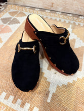 Cargar imagen en el visor de la galería, ZUECO TACHEBI NEGRO
