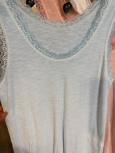 Cargar imagen en el visor de la galería, CAMISETA TIRAN/PUNT
