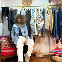 Cargar imagen en el visor de la galería, CAMISA JEAN CLAR
