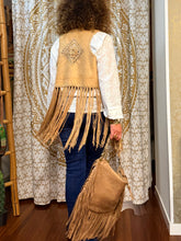 Cargar imagen en el visor de la galería, CHALECO INDIE CHIC
