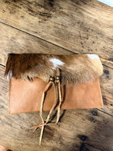 Cargar imagen en el visor de la galería, CLUTCH NEPAL
