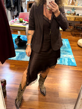 Cargar imagen en el visor de la galería, VESTIDO LENCERO ASIMÉTRICO
