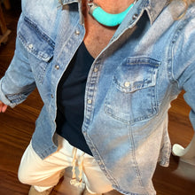 Cargar imagen en el visor de la galería, CAMISA JEAN CLAR
