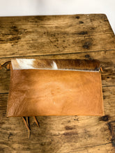 Cargar imagen en el visor de la galería, CLUTCH NEPAL
