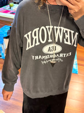 Cargar imagen en el visor de la galería, SUDADERA NY
