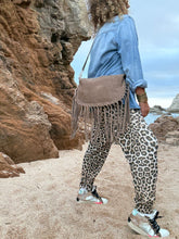 Cargar imagen en el visor de la galería, BAG MEDIA LUNA FLECOS
