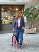 Cargar imagen en el visor de la galería, CHAQUETA ANTELINA BASIC
