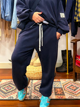 Cargar imagen en el visor de la galería, PANTALÓN CHÁNDAL PERFECT
