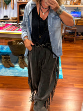 Cargar imagen en el visor de la galería, CAMISA JEAN CLAR

