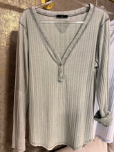 Cargar imagen en el visor de la galería, CAMISETA DESG V
