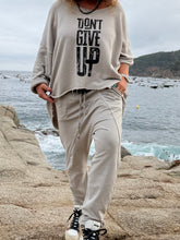 Cargar imagen en el visor de la galería, SUDADERA  UP
