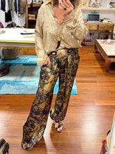 Cargar imagen en el visor de la galería, PANTALÓN TIE-DYE CHIC
