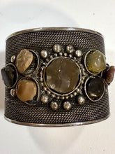 Cargar imagen en el visor de la galería, BRAZALETE ETNIC
