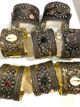 Cargar imagen en el visor de la galería, BRAZALETE ETNIC
