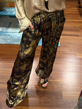 Cargar imagen en el visor de la galería, PANTALÓN TIE-DYE CHIC
