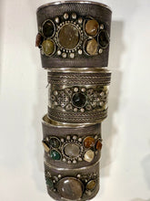 Cargar imagen en el visor de la galería, BRAZALETE ETNIC
