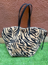 Cargar imagen en el visor de la galería, BAG MAX PELCEBRA
