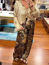 Cargar imagen en el visor de la galería, PANTALÓN TIE-DYE CHIC
