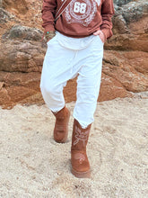 Cargar imagen en el visor de la galería, BOTA PELITO COWBOY

