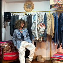 Cargar imagen en el visor de la galería, CAMISA JEAN CLAR
