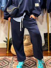 Cargar imagen en el visor de la galería, PANTALÓN CHÁNDAL PERFECT
