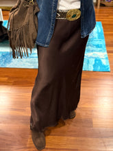 Cargar imagen en el visor de la galería, FALDA VIS CHOCOLATE
