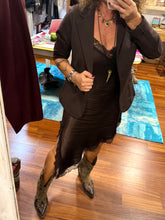 Cargar imagen en el visor de la galería, VESTIDO LENCERO ASIMÉTRICO
