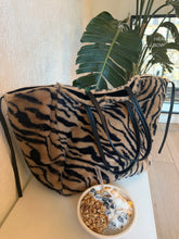 Cargar imagen en el visor de la galería, BAG MAX PELCEBRA
