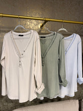 Cargar imagen en el visor de la galería, CAMISETA DESG V
