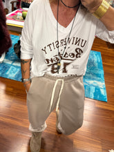 Cargar imagen en el visor de la galería, CAMISETA UNIVERSITY
