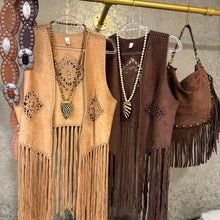 Cargar imagen en el visor de la galería, CHALECO INDIE CHIC
