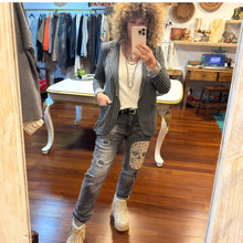 Cargar imagen en el visor de la galería, JEAN GRIS CALAVERA
