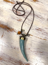 Cargar imagen en el visor de la galería, COLLAR ASTA BLUE
