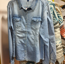 Cargar imagen en el visor de la galería, CAMISA JEAN CLAR
